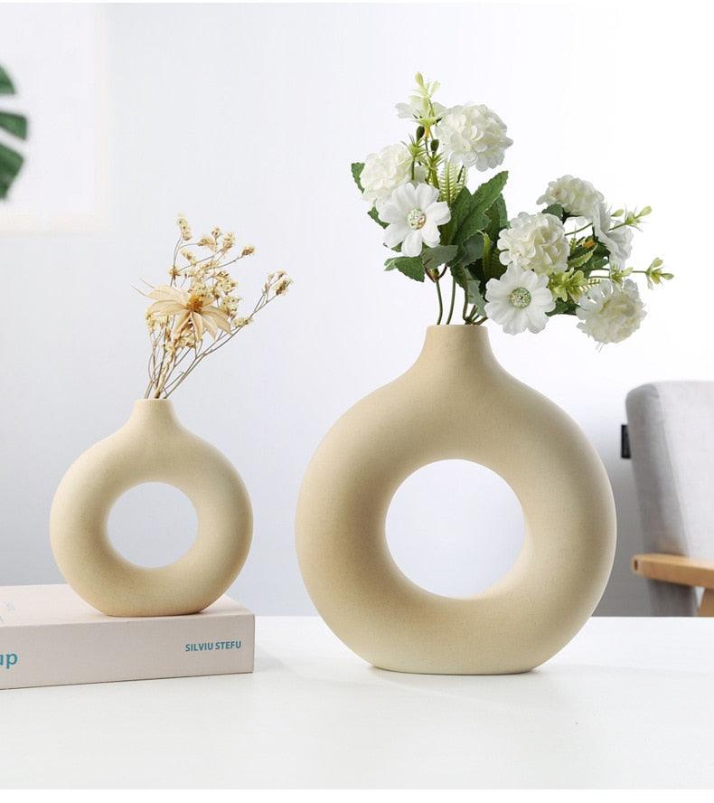 Circular Hollow Flower Vase - cocobear